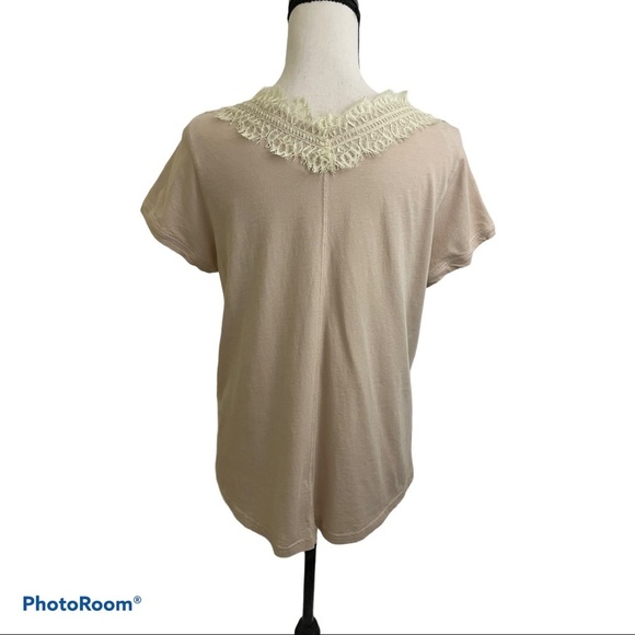 OOnagh V-neck with lace on collar top size small blouse beige - Picture 6 of 6